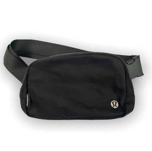 NWT Lululemon Everywhere Belt Bag Black